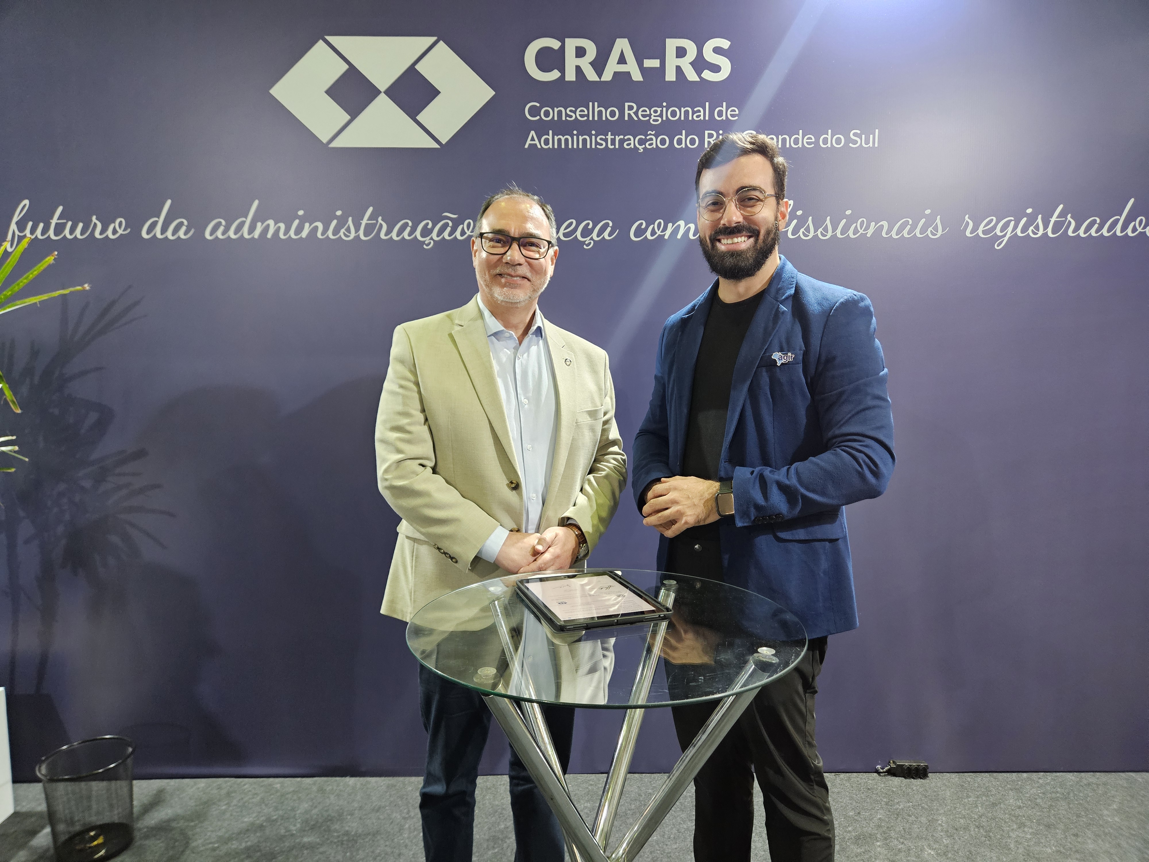 CRA-RS e Ensino Agir Saúde firmam convênio durante o Health Meeting 2026