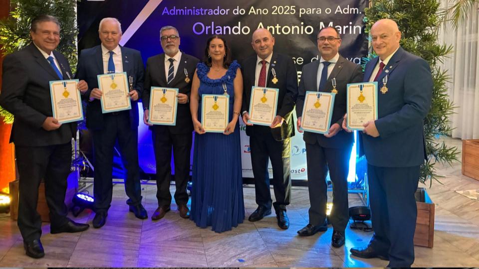 40 anos da AANERGS: solenidade homenageia profissionais da Administração