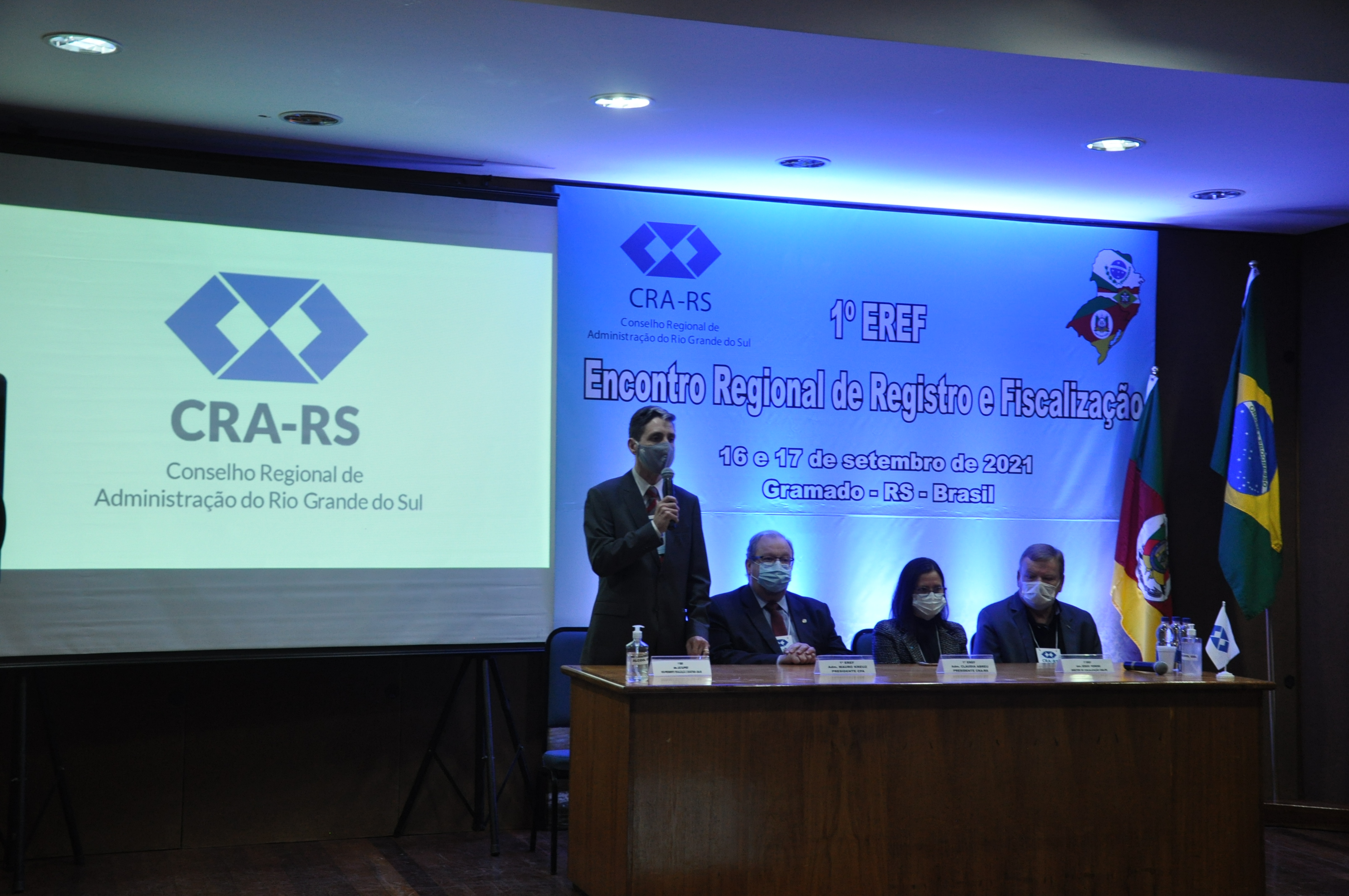 1° EREF aprofunda o debate e a troca de experiências sobre fiscalização e registro entre os estados da região Sul