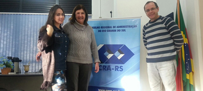 Seccionais de Ijuí e Novo Hamburgo recebem visita da vice-presidente institucional do CRA