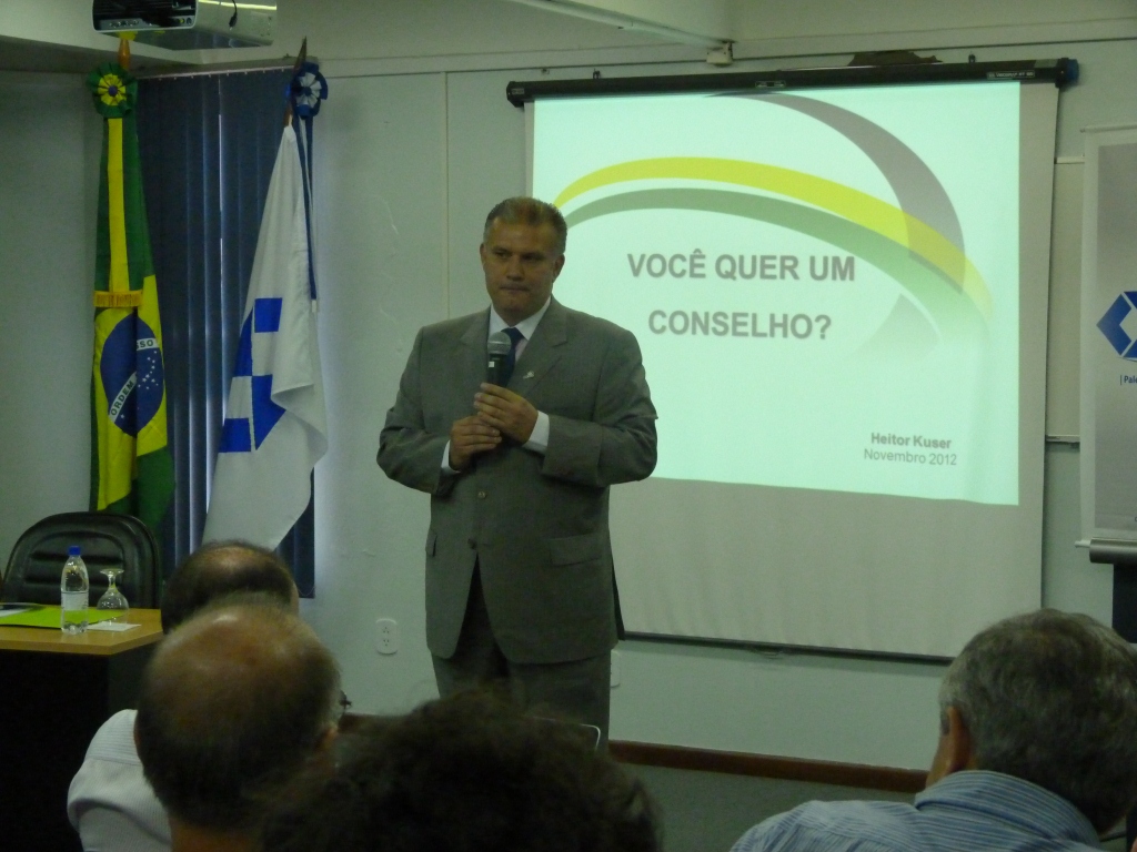 CRA-RS promove seminário interno com o presidente do IBDES